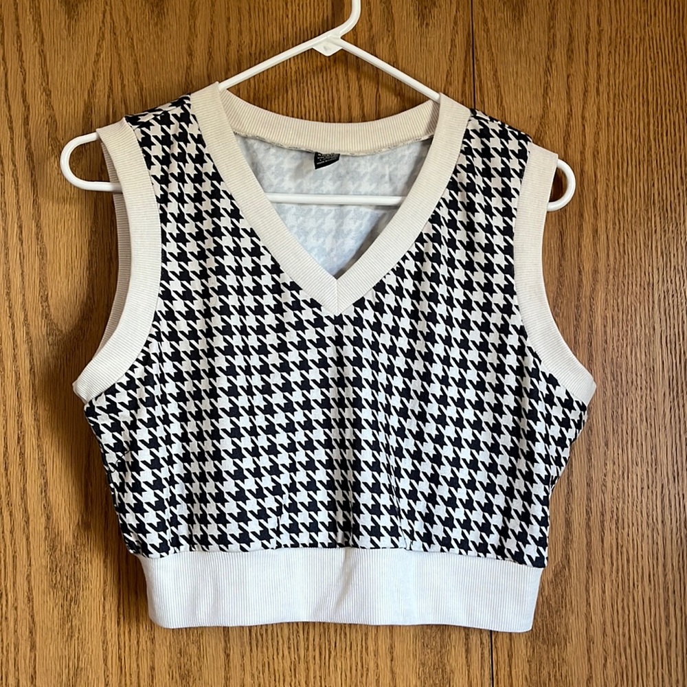 NWOT sweater vest